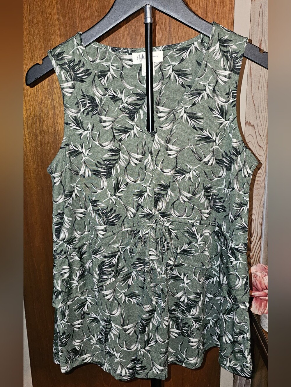Style & Co. Olive Green Leaf-Print Sleeveless Tie-Front Petite Tank